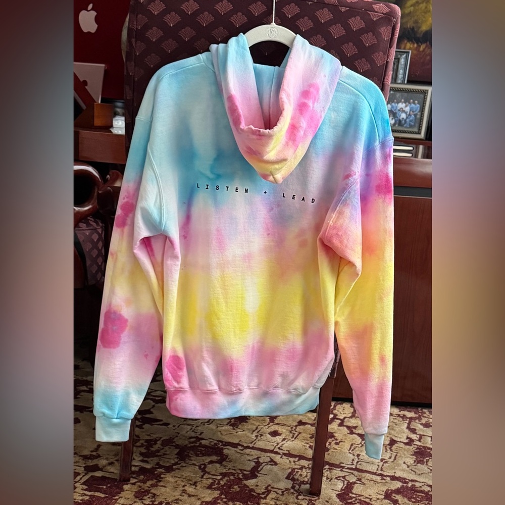 **BRAND NEW** FORWARD TIE-DYE HOODY- WORN BY JASON SUDEIKIS - GOLDEN GLOBES (M) - Picture 3 of 12